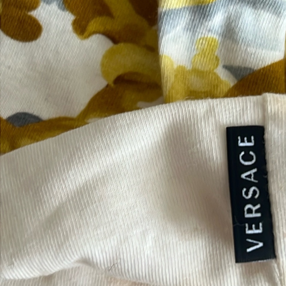 Versace baby hat used few times and in perfect condition
